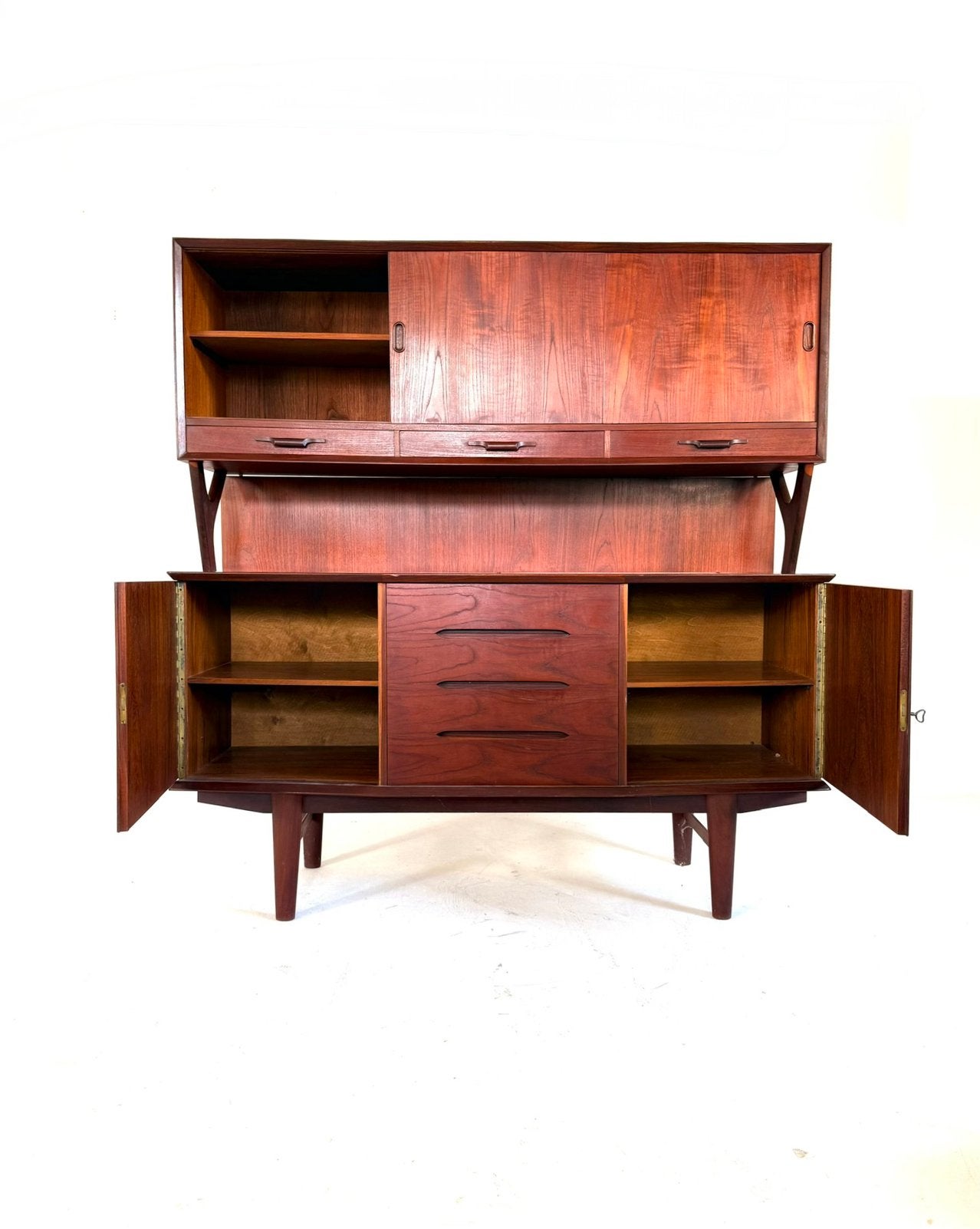 Vintage teakhouten highboard, Højbjerg Møbelfabrik ‘60, 150 tot 200 cm, Zo goed als nieuw, Højbjerg Møbelfabrik, 150 tot 200 cm