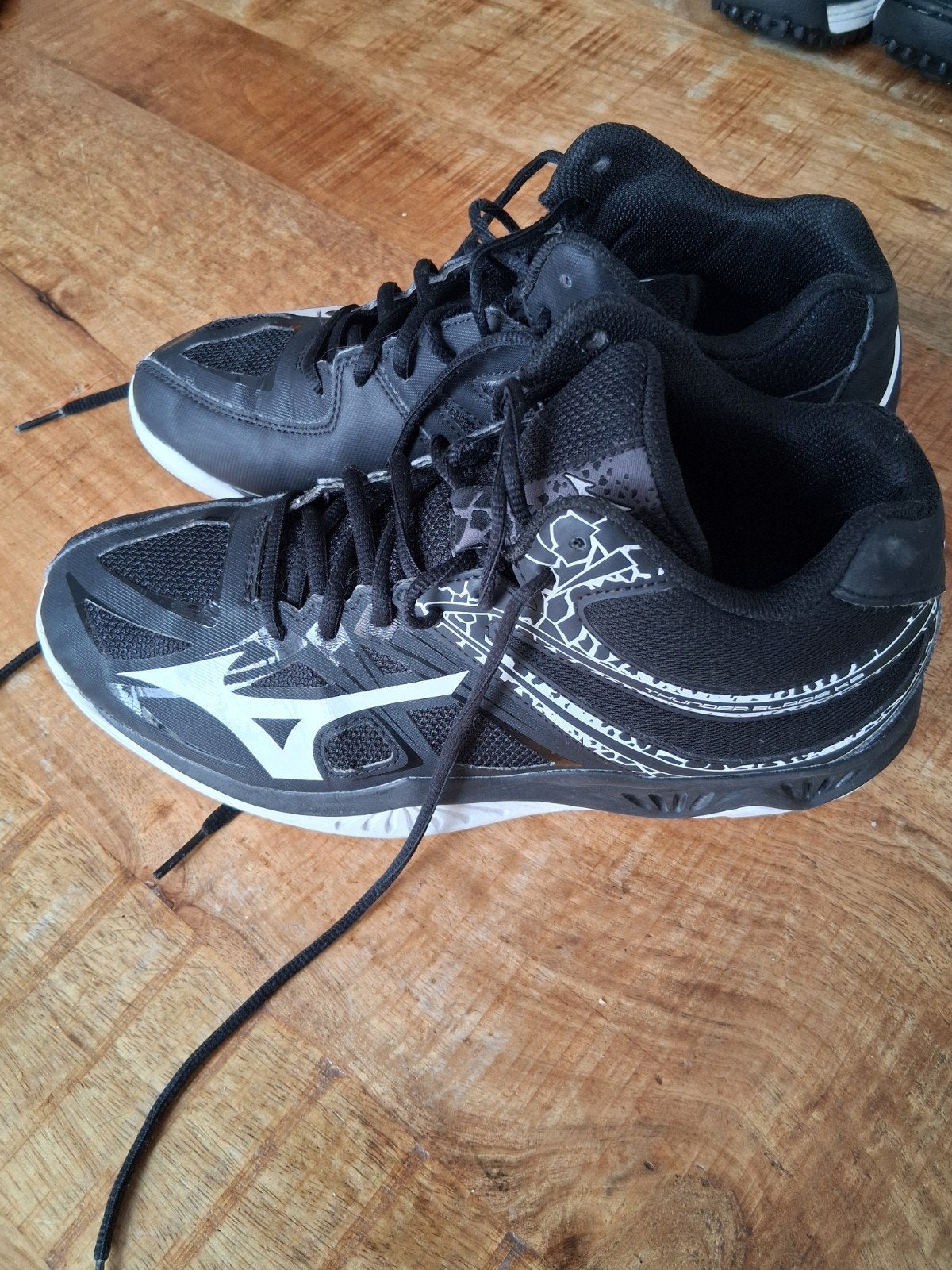 Mizuno Binnen Korfbal/Volleybal schoenen maat 41, Ophalen of Verzenden, Zo goed als nieuw, Schoenen