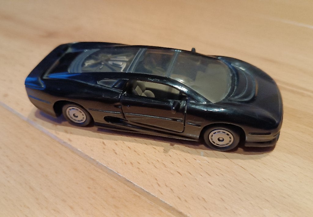 Jaguar XJ 220 1:36 Maisto, Ophalen of Verzenden, Zo goed als nieuw, Auto, Overige merken