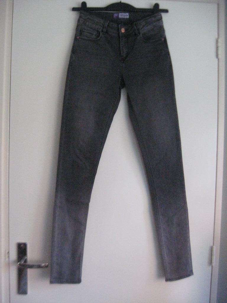 Raizzed chelsea darkgrey stone spijkerbroek maat 176, Kinderen en Baby's, Kinderkleding | Maat 176, Broek, Meisje, Ophalen of Verzenden