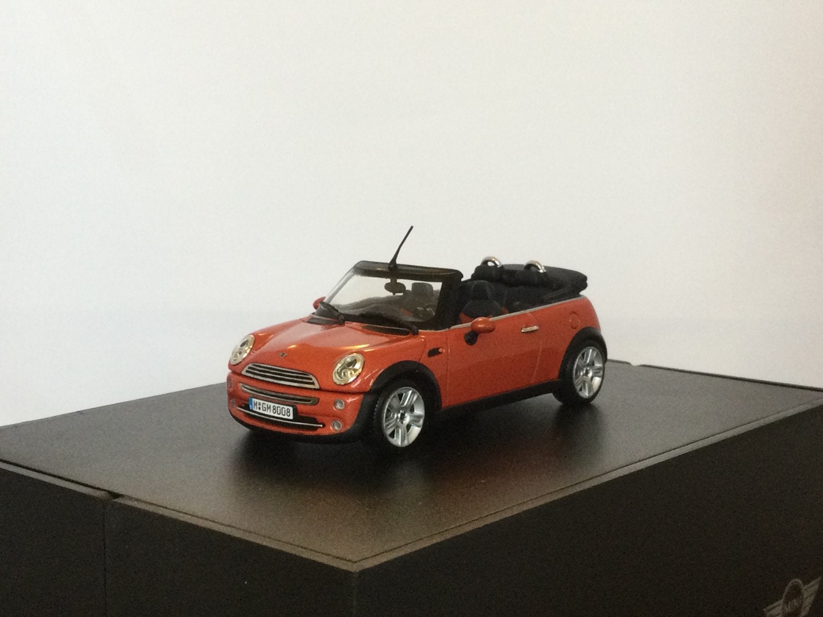Mini-Cooper Convertible 2003 Orange Metallic Minichamps 1:43, Ophalen of Verzenden, Zo goed als nieuw, Auto, MiniChamps