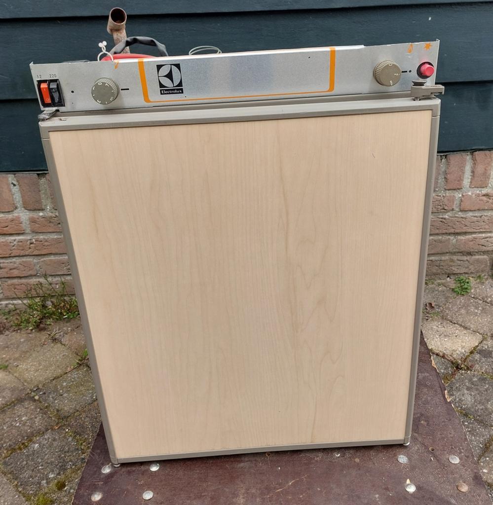 Electrolux Absorptiekoelkast 12V/230V/Gas, Ophalen, Gebruikt