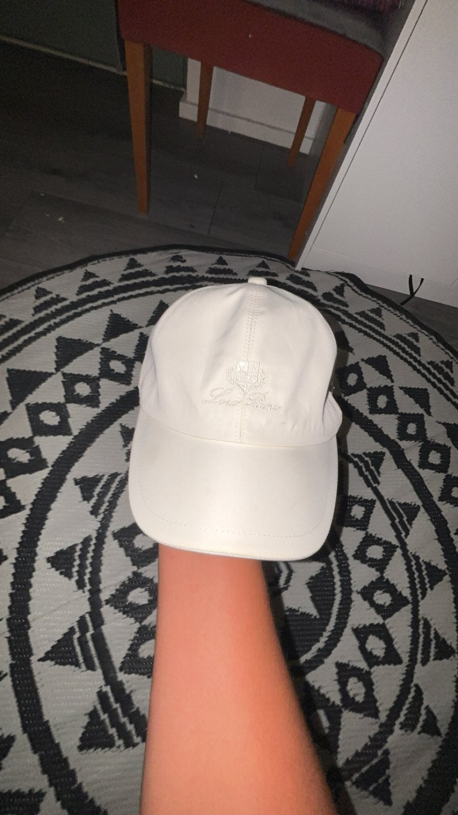 Een loro piana pet, Ophalen of Verzenden, Zo goed als nieuw, One size fits all