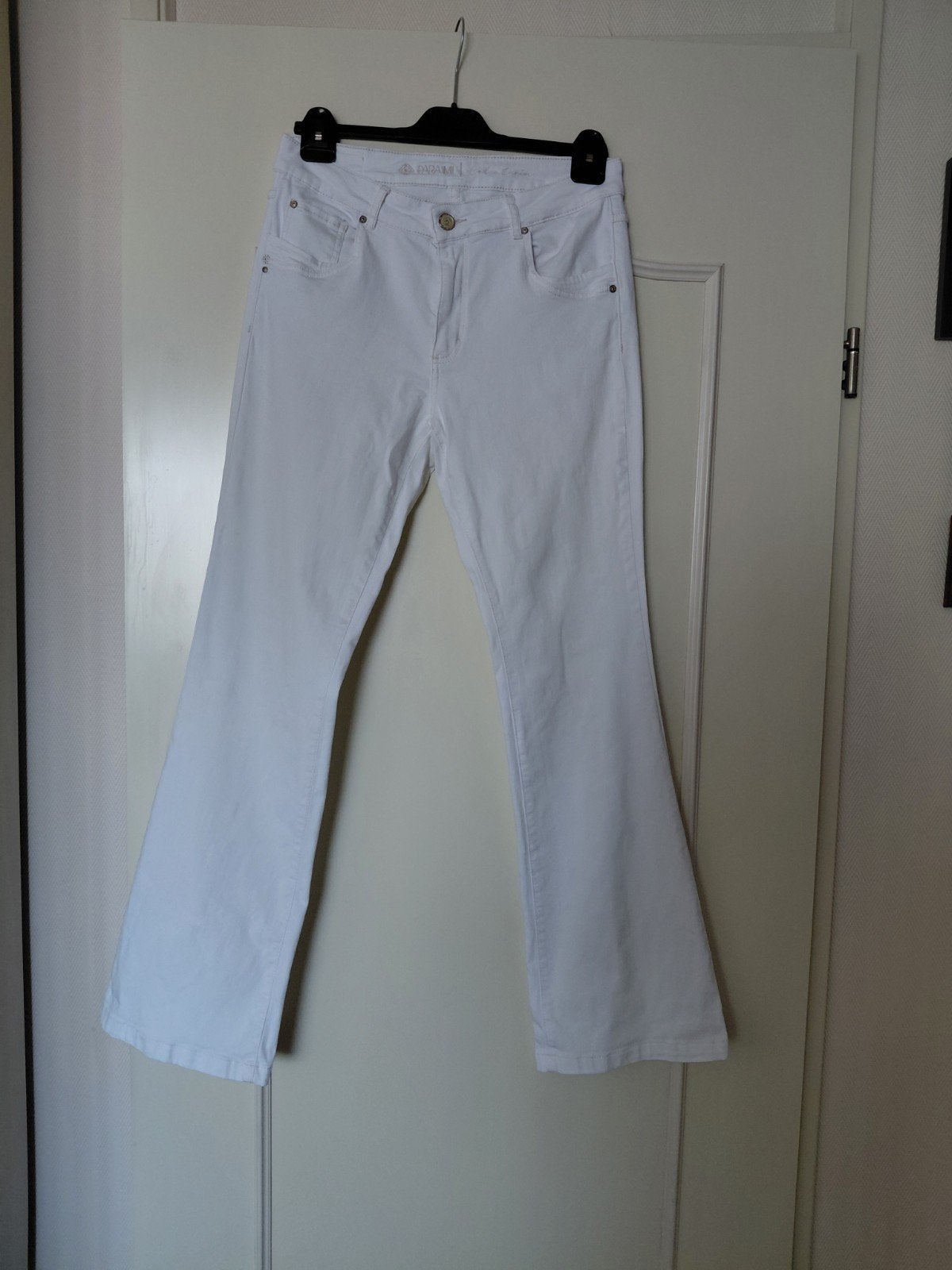 Broek van Parami w42/L 32, Kleding | Dames, Wit, Overige jeansmaten, Ophalen of Verzenden, Zo goed als nieuw