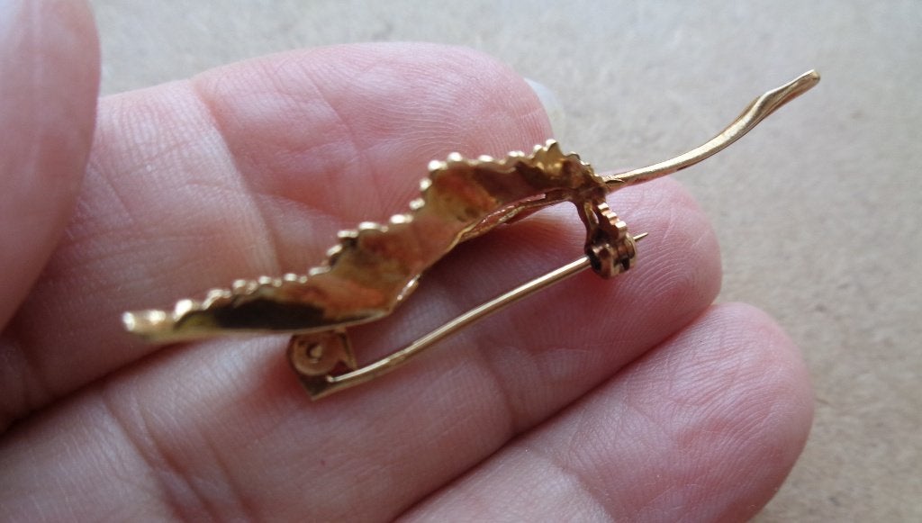 14 karaat 585 gouden veer broche [326], Sieraden, Tassen en Uiterlijk, Antieke sieraden, Verzenden, Goud, Broche