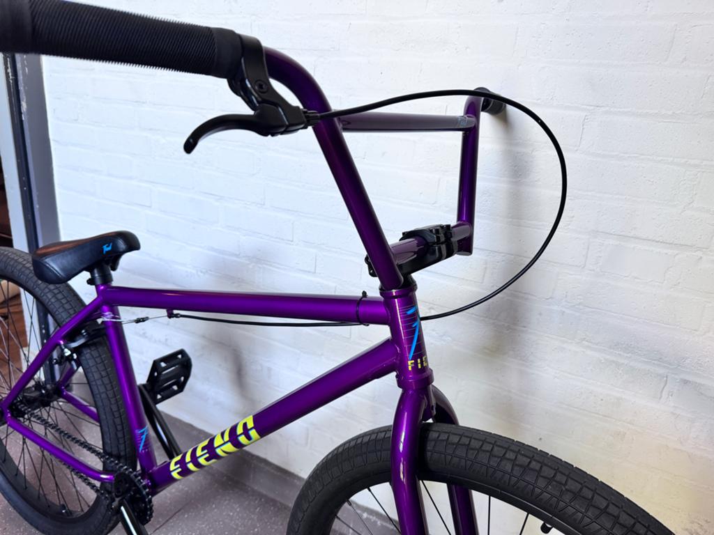 Fiend Type 26" BMX Cruiser Bike - Paars, Fietsen en Brommers, Fietsen | Crossfietsen en BMX, Ophalen, 24 inch of meer, Staal, Velgrem