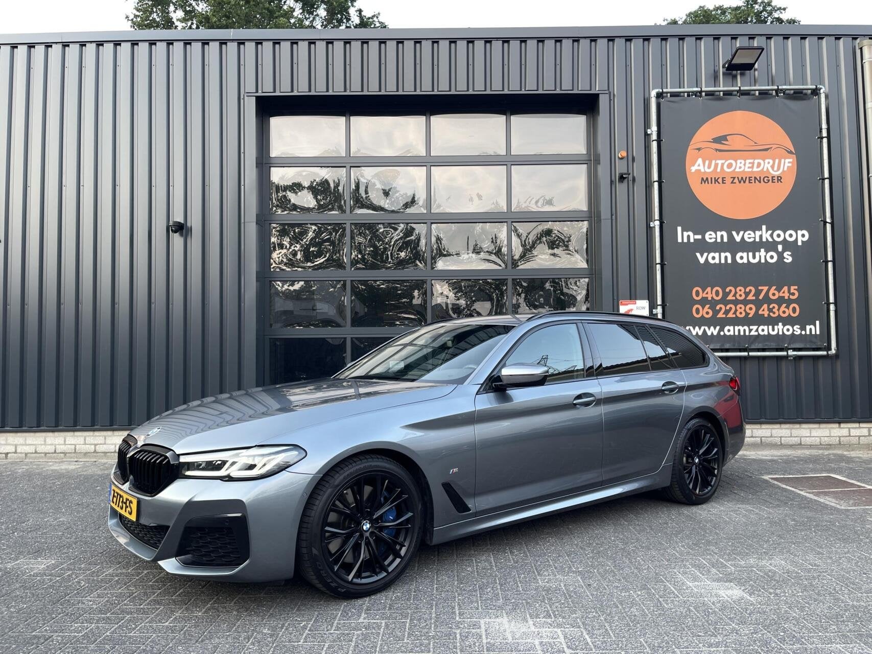 BMW 5-serie Touring 530D LCI M-Pakket CARPLAY|TREKHAAK|CAMER, Auto's, Automaat, Achterwielaandrijving, Gebruikt, Euro 6