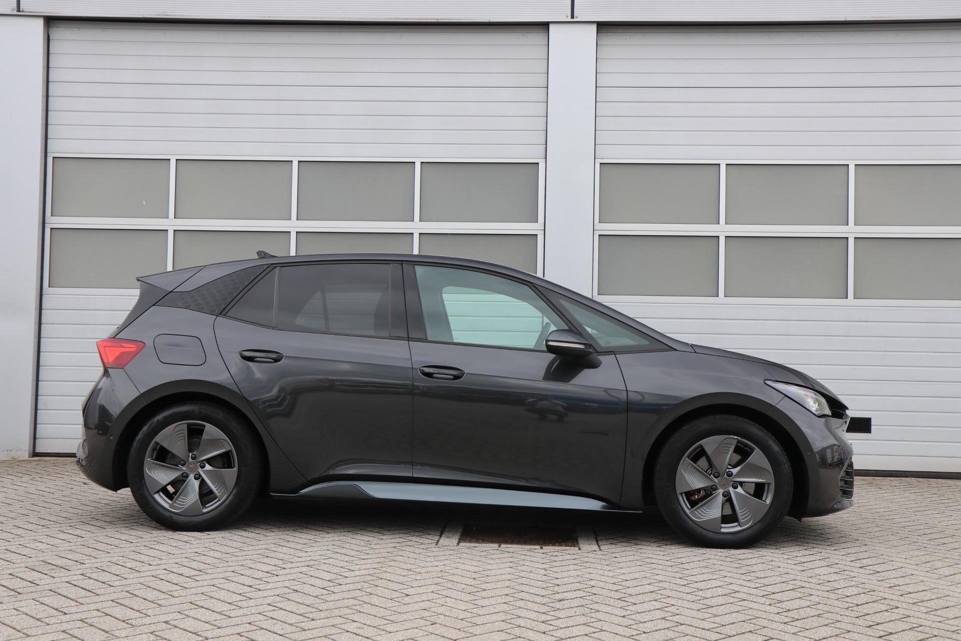 CUPRA Born 204pk Business Plus 62 kWh | SoH 94,7% | Navigati, Auto's, Cupra, Automaat, 12 maanden, Gebruikt, Zwart
