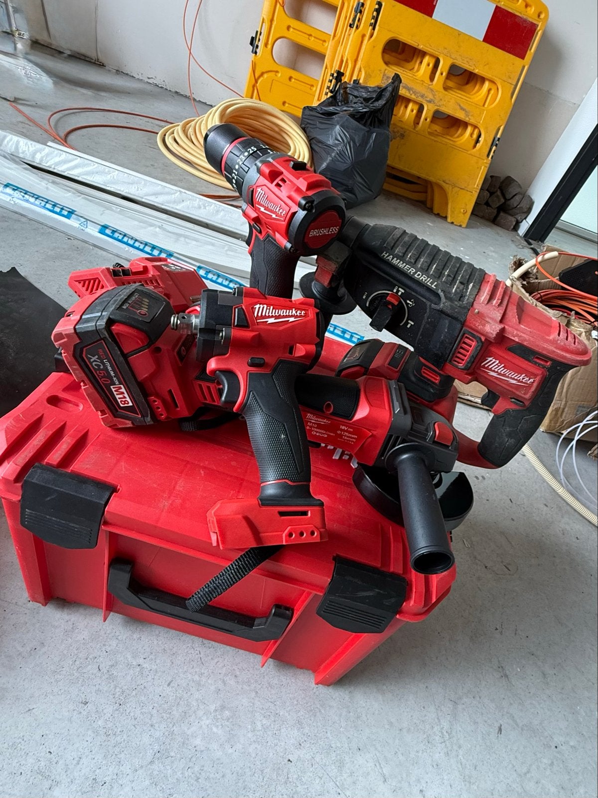 Milwaukee en Makita gereedschap set, Doe-het-zelf en Verbouw, Gereedschap | Boormachines, Ophalen, Boor- en Schroefmachine, Klopboormechanisme
