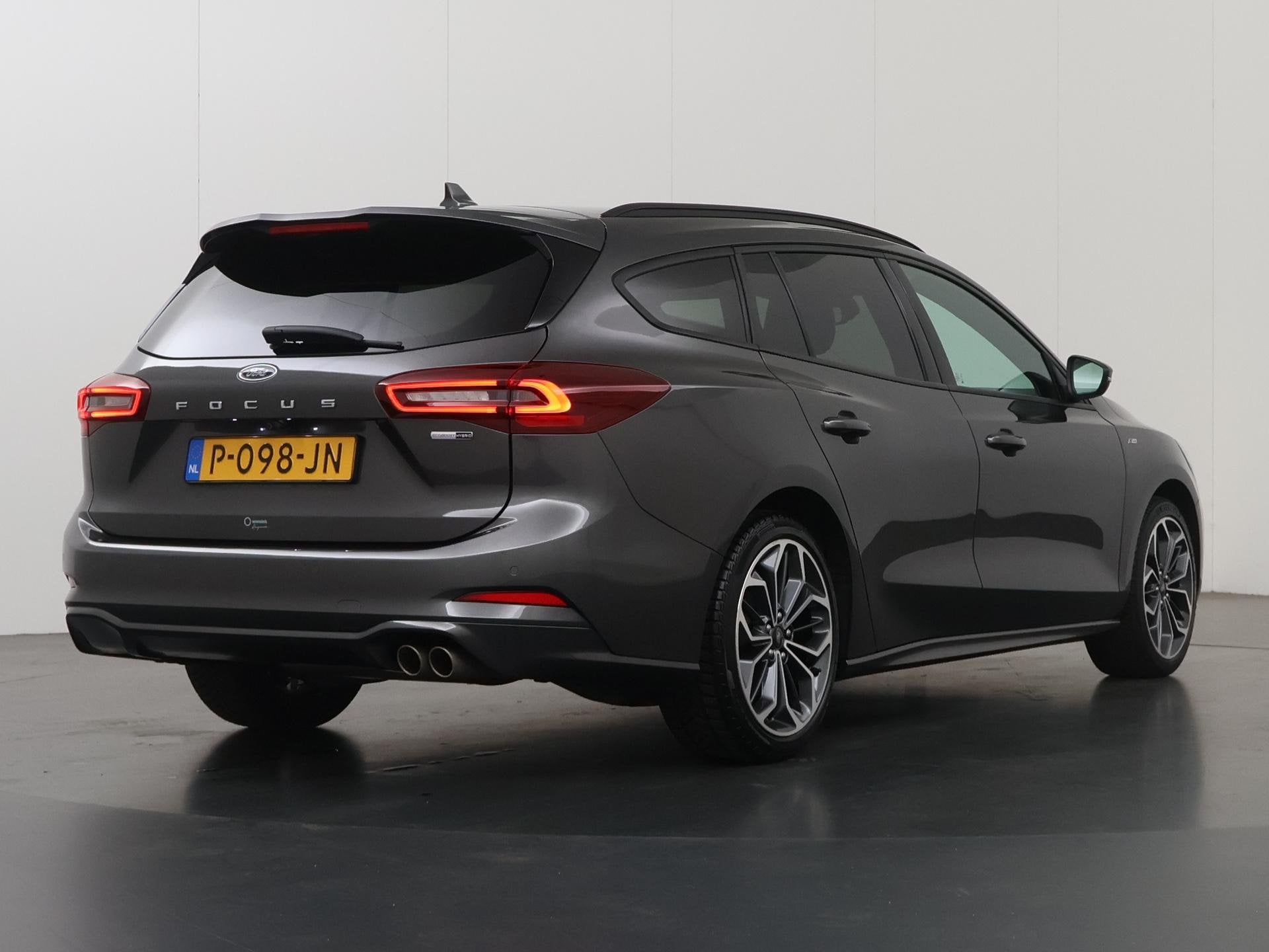 Ford Focus Wagon 1.0 EcoBoost ST Line Vignale | Winterpakket, Auto's, Ford, Gebruikt, Euro 6, Origineel Nederlands, Handgeschakeld