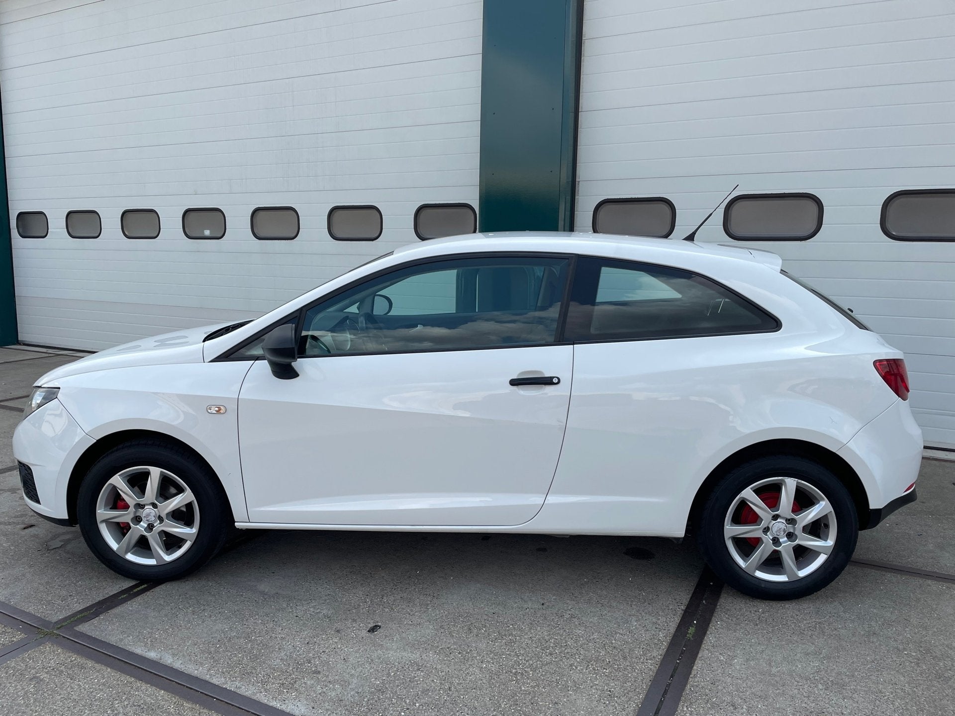 Seat Ibiza SC 1.4 Spirit Airco Nwe Apk, Auto's, Zwart, 4 cilinders, Origineel Nederlands, Bedrijf