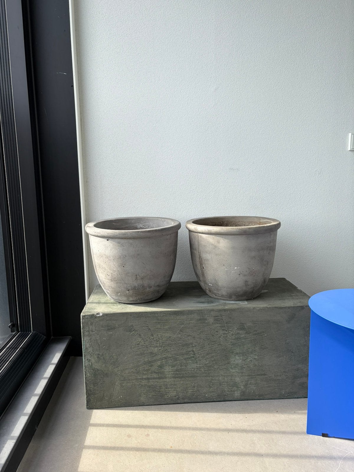 Stenen plantenpotten 2 stuks, Tuin en Terras, Ophalen, Steen, Rond, Zo goed als nieuw