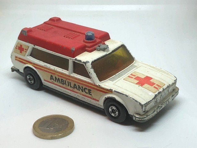 Ambulance K-49, Matchbox SuperKings by Lesney, Hobby en Vrije tijd, Ophalen of Verzenden, Gebruikt, Auto, Matchbox