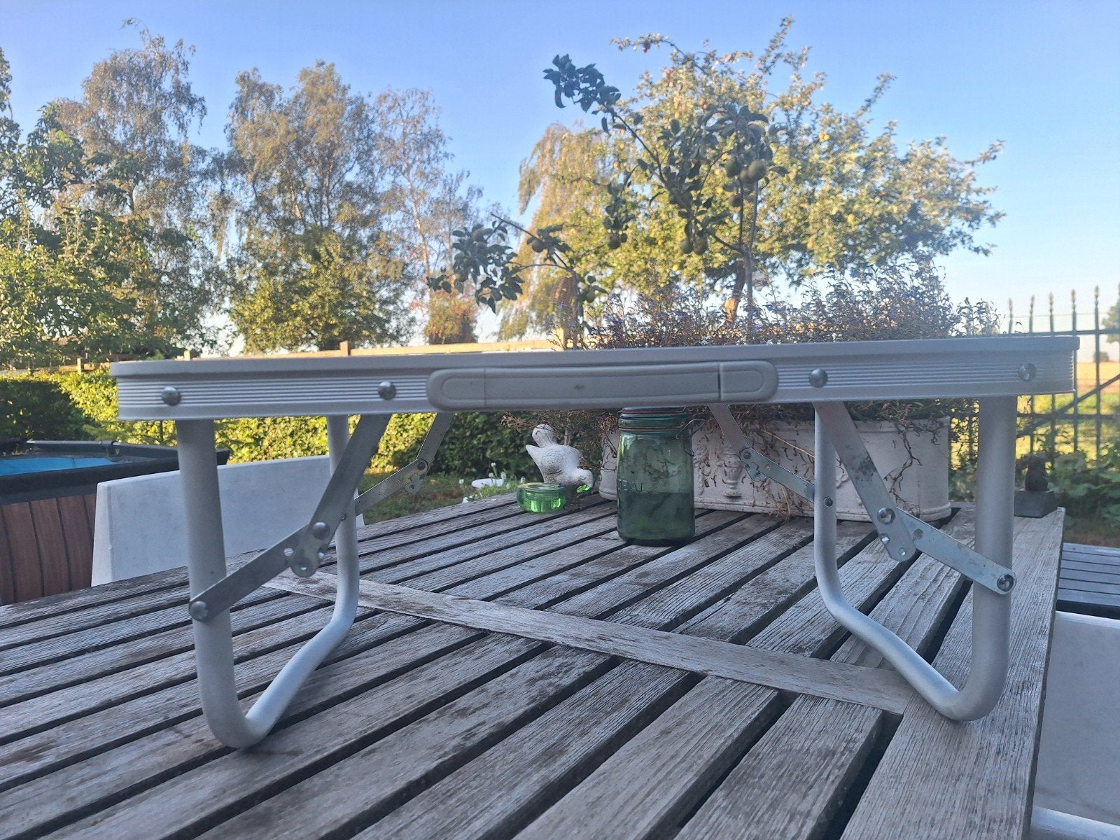 camping bijzet tafeltje, Ophalen, Zo goed als nieuw