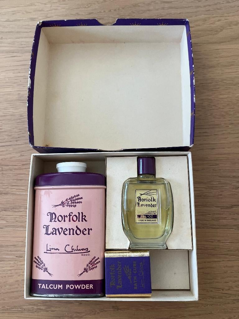 Vintage geschenkdoos met Norfolk Lavender producten, Ophalen of Verzenden