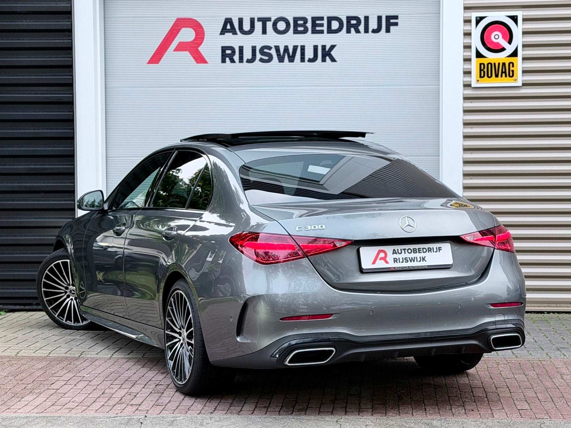 Mercedes-Benz C-klasse 300 AMG Line Pano/Burmester/360, Auto's, Automaat, 12 maanden, Euro 6, 4 cilinders