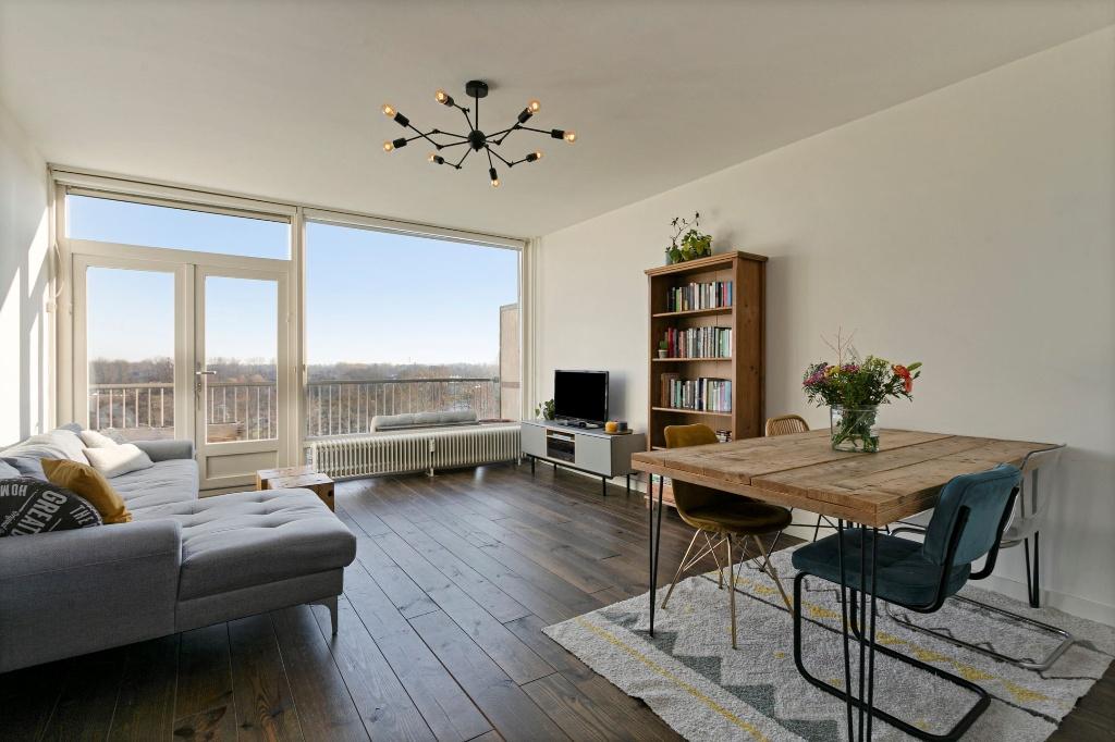 For rent appartement with three bedrooms in Amsterdam, Huizen en Kamers, Huizen te huur, Via bemiddelaar, 80 m², Appartement, Amsterdam
