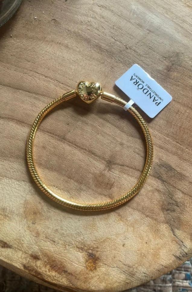Pandora snake chain armband hartsluiting goud, Sieraden, Tassen en Uiterlijk, Armbanden, Ophalen of Verzenden, Zo goed als nieuw
