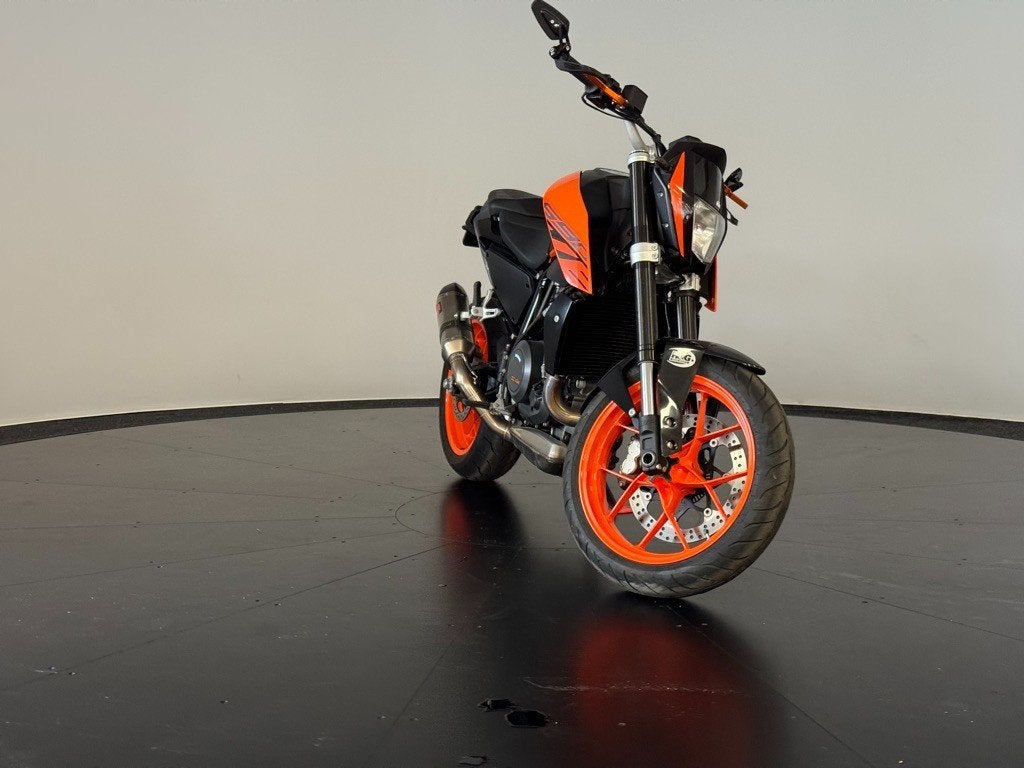 Ktm 690 Duke  ABS - Akrapovic - zeer netjes!, 693 cc, Stallhofnerstraße 3, 5230 Mattighofen, Austria, Bedrijf, KTM AG