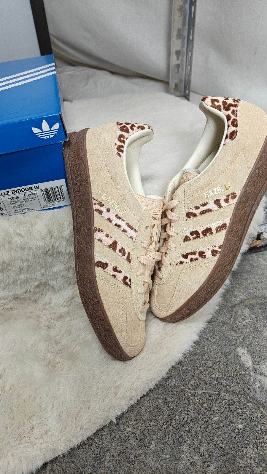 Adidas Gazelle Indoor W Crystal Sand Leopard Print, Kleding | Dames, Adidas, Beige, Nieuw, Ophalen of Verzenden