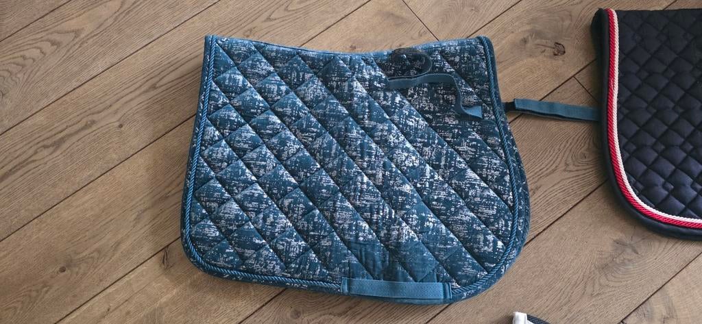 Te koop verschillende dekjes en andere benodigdheden, Dieren en Toebehoren, Ophalen, Gebruikt