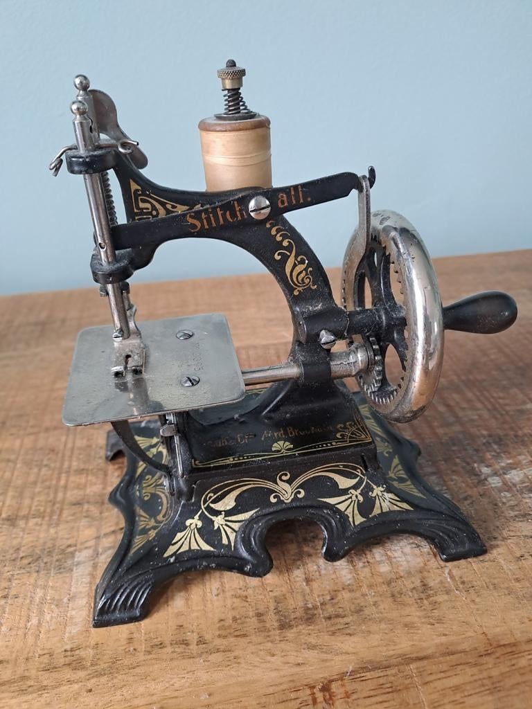 Naaimachine, kindernaaimachine Muller 20, Antiek en Kunst, Antiek | Naaimachines, Ophalen of Verzenden