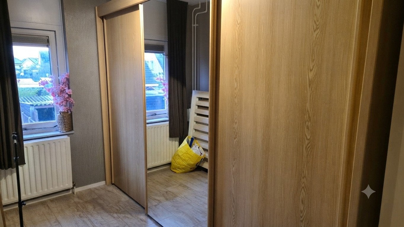 Kledingkast met schuifdeuren en spiegel, Gebruikt, 200 cm of meer, Met plank(en), 150 tot 200 cm