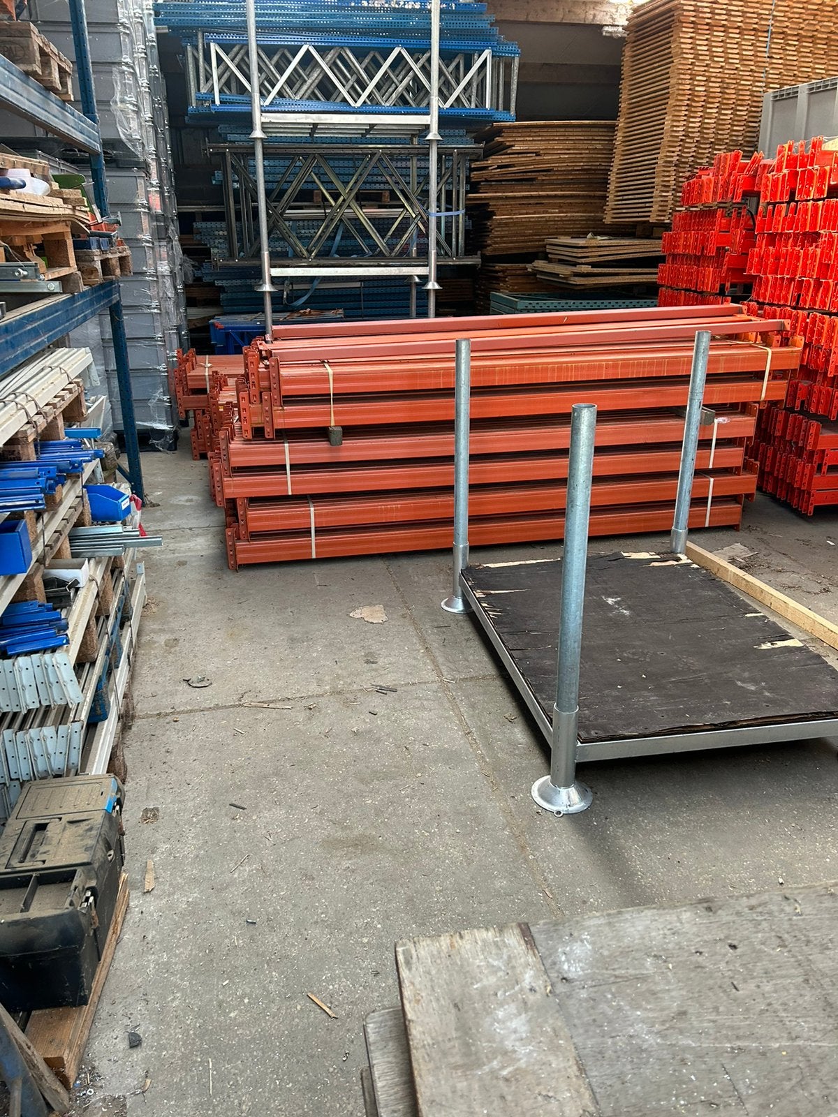Goedkope mecalux liggers  stelling vanaf 7.5 euro, Ophalen, 250 mm of meer