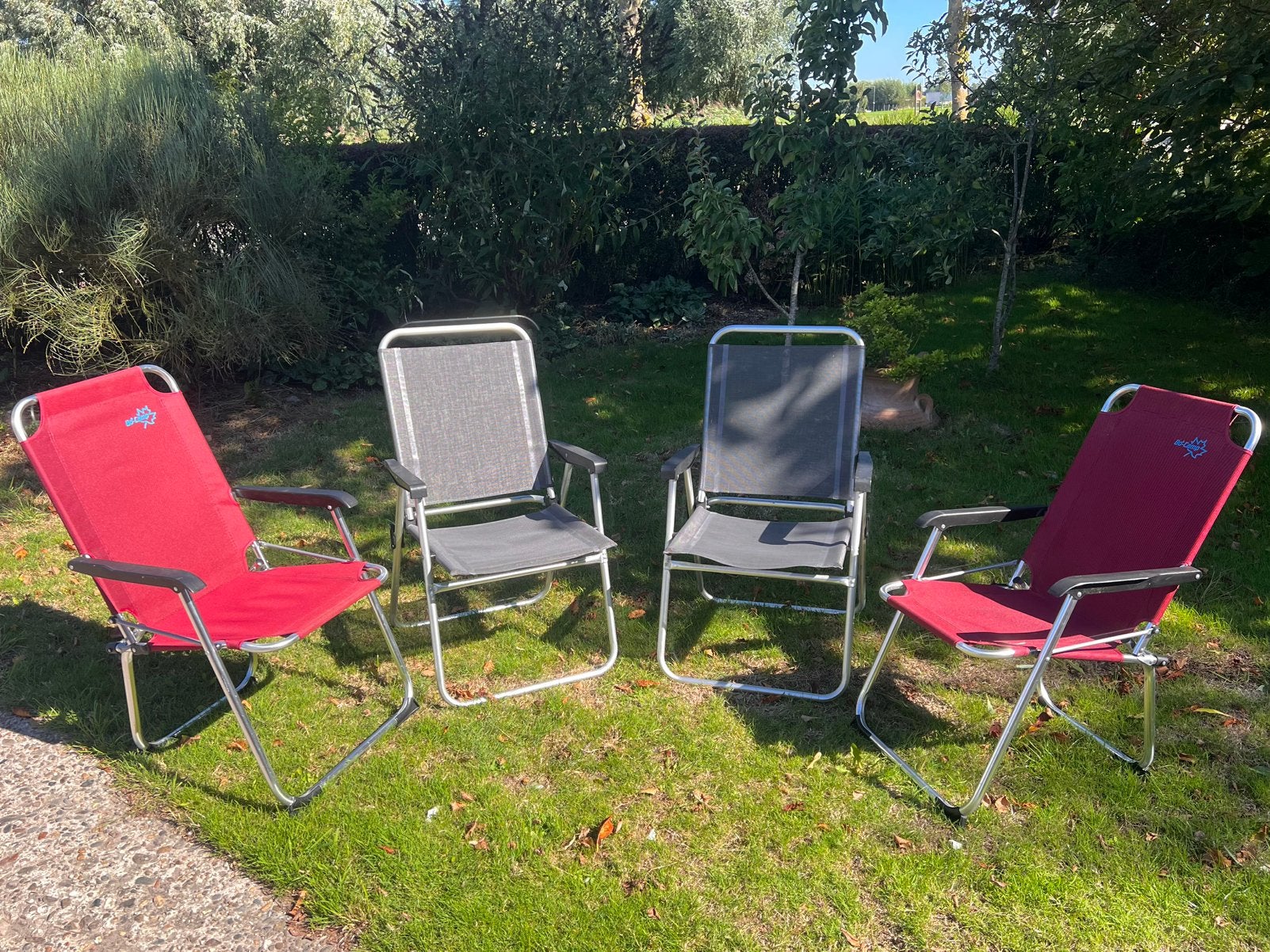 Vier campingstoelen met opvouwbare tafel., Ophalen, Zo goed als nieuw, Campingstoel