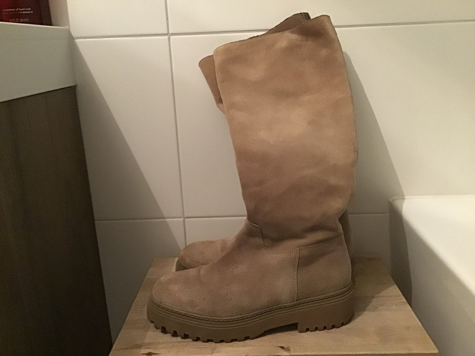 Manfield beige suède laarzen - Maat 38, Hoge laarzen, Beige, Ophalen of Verzenden, Zo goed als nieuw