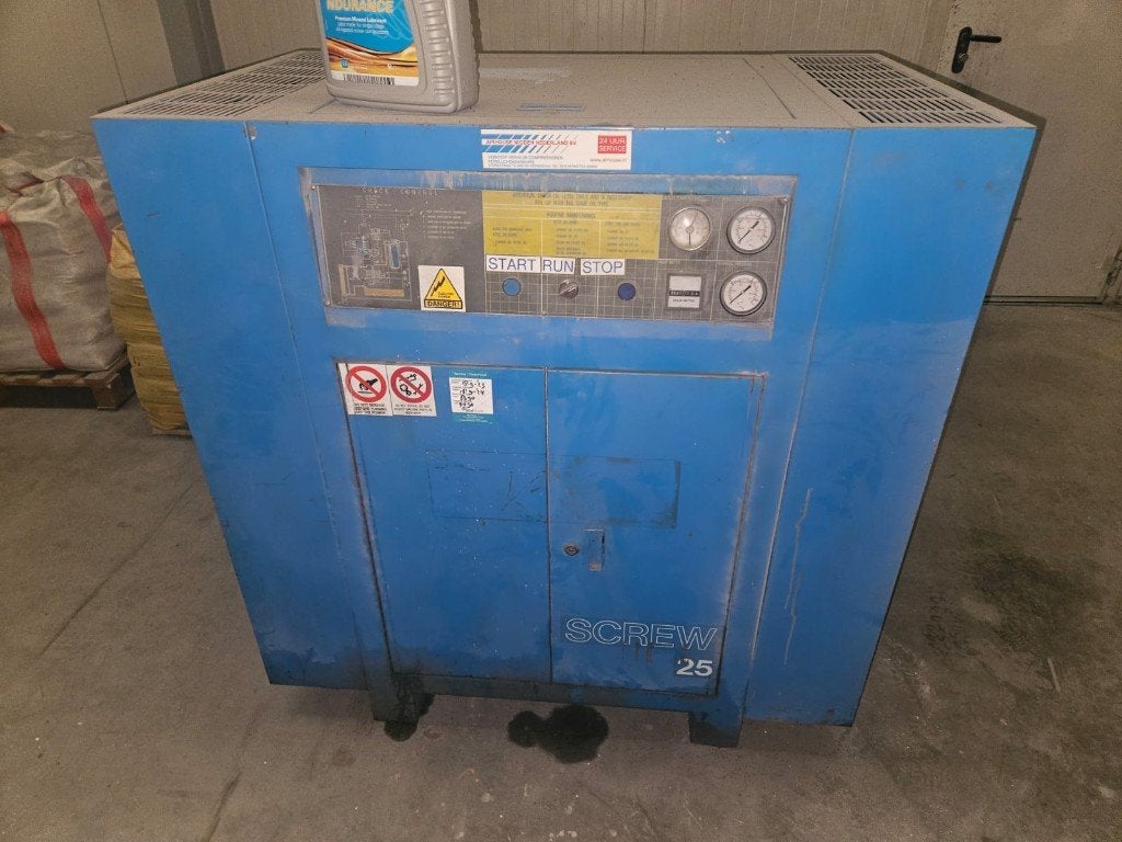 FALCON schroefcompressor 25PK/ 18 kW