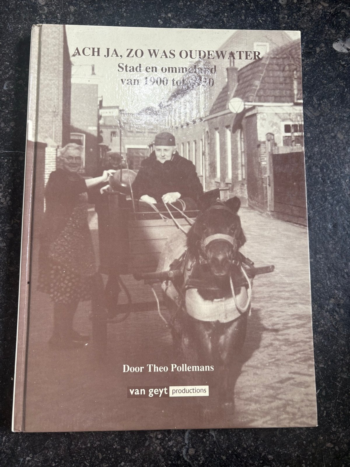 Diverse boeken over Oudewater en omgeving, Ophalen of Verzenden, 20e eeuw of later, Gelezen