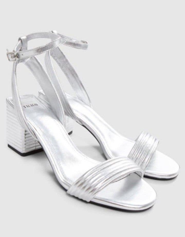 Zilverkleurige metallic sandalen met lage hakken van Ikks, Kleding | Dames, Schoenen, Verzenden, Nieuw
