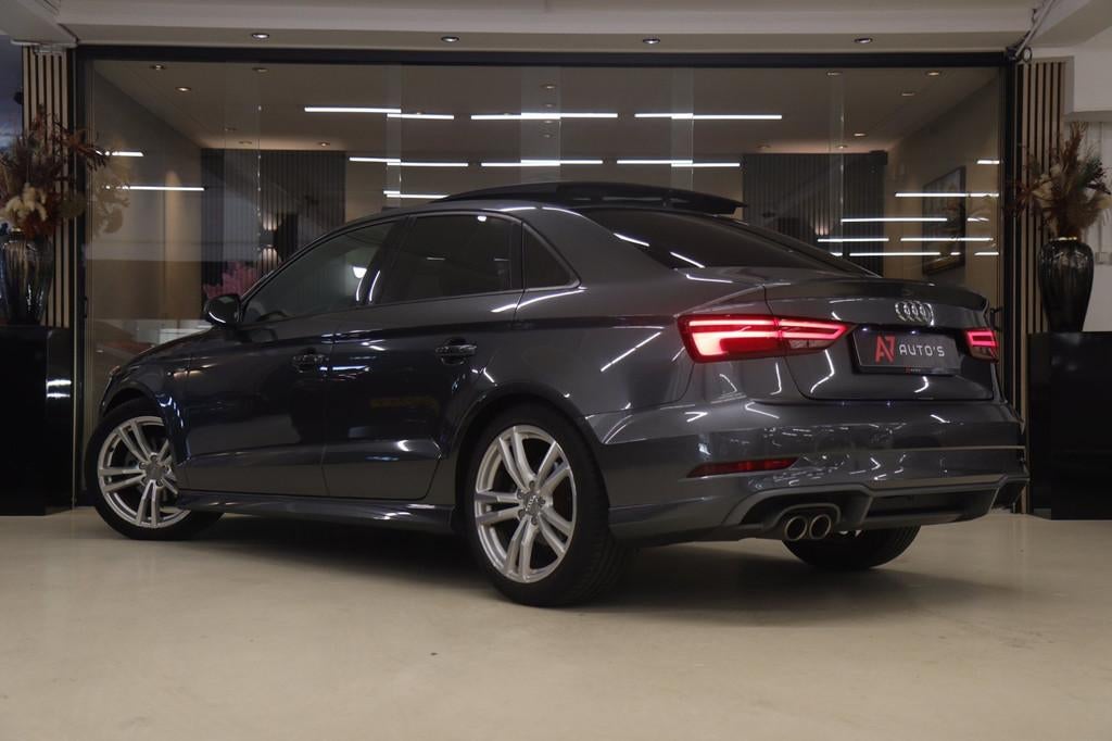 Audi A3 Limousine 35 TFSI 3X S-LINE PANO/CARPLAY/NAVI/STOELM, Auto's, Euro 6, 4 cilinders, 150 pk, Leder en Stof