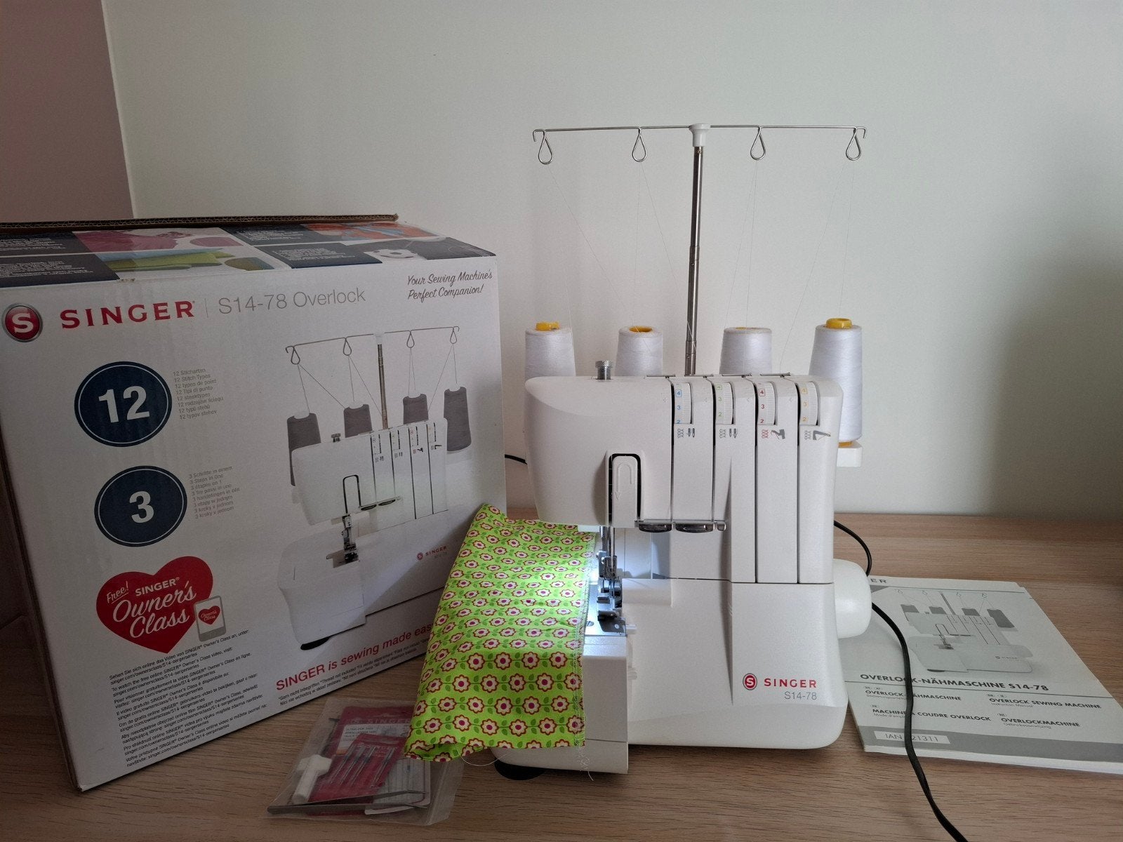 Singer S14-78 Overlockmachine - Zo goed als nieuw, Hobby en Vrije tijd, Ophalen of Verzenden, Zo goed als nieuw, Lockmachine, Singer