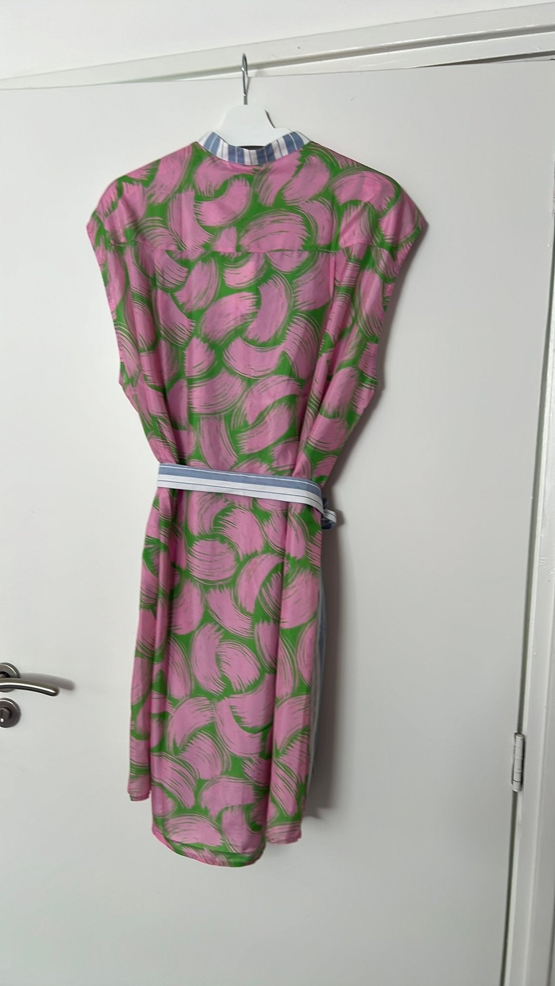 Jurk / blouse Essentiel Antwerp maat L, Kleding | Dames, Jurken, Overige kleuren, Verzenden, Maat 42/44 (L), Nieuw