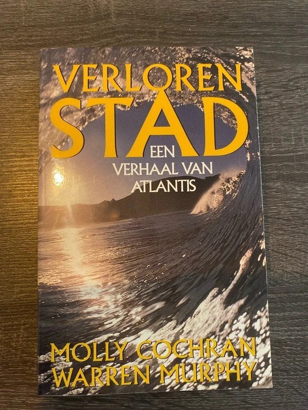Verloren Stad - Een Verhaal van Atlantis, Boeken, Ophalen of Verzenden, Zo goed als nieuw, Molly Cochran, Warren Murphy, Nederland