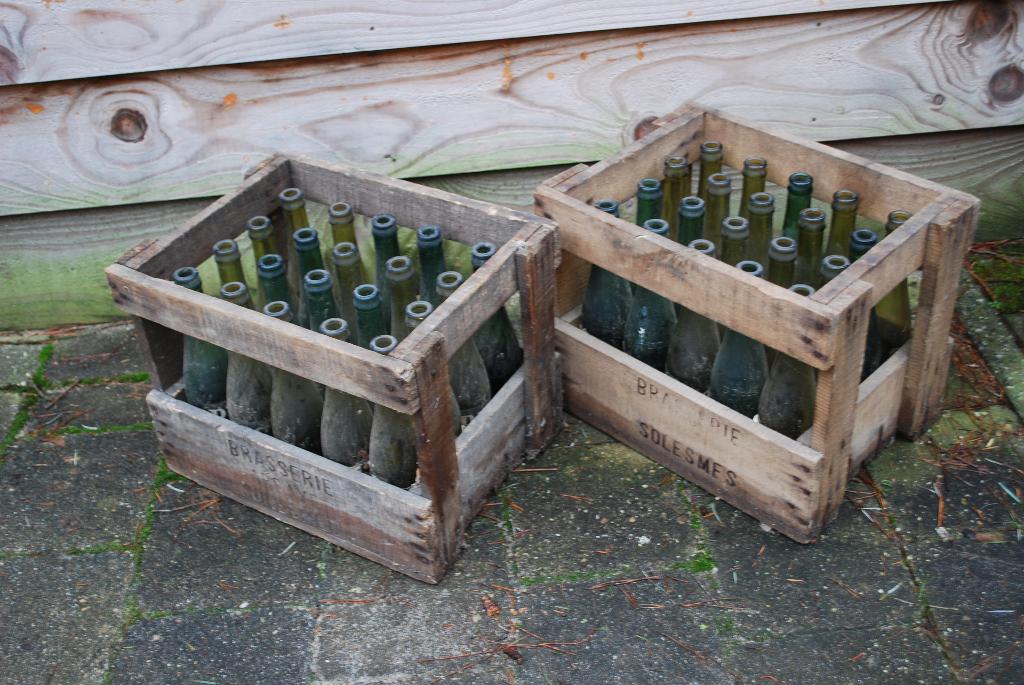 Brocante houten bierkrat met flessen, Ophalen
