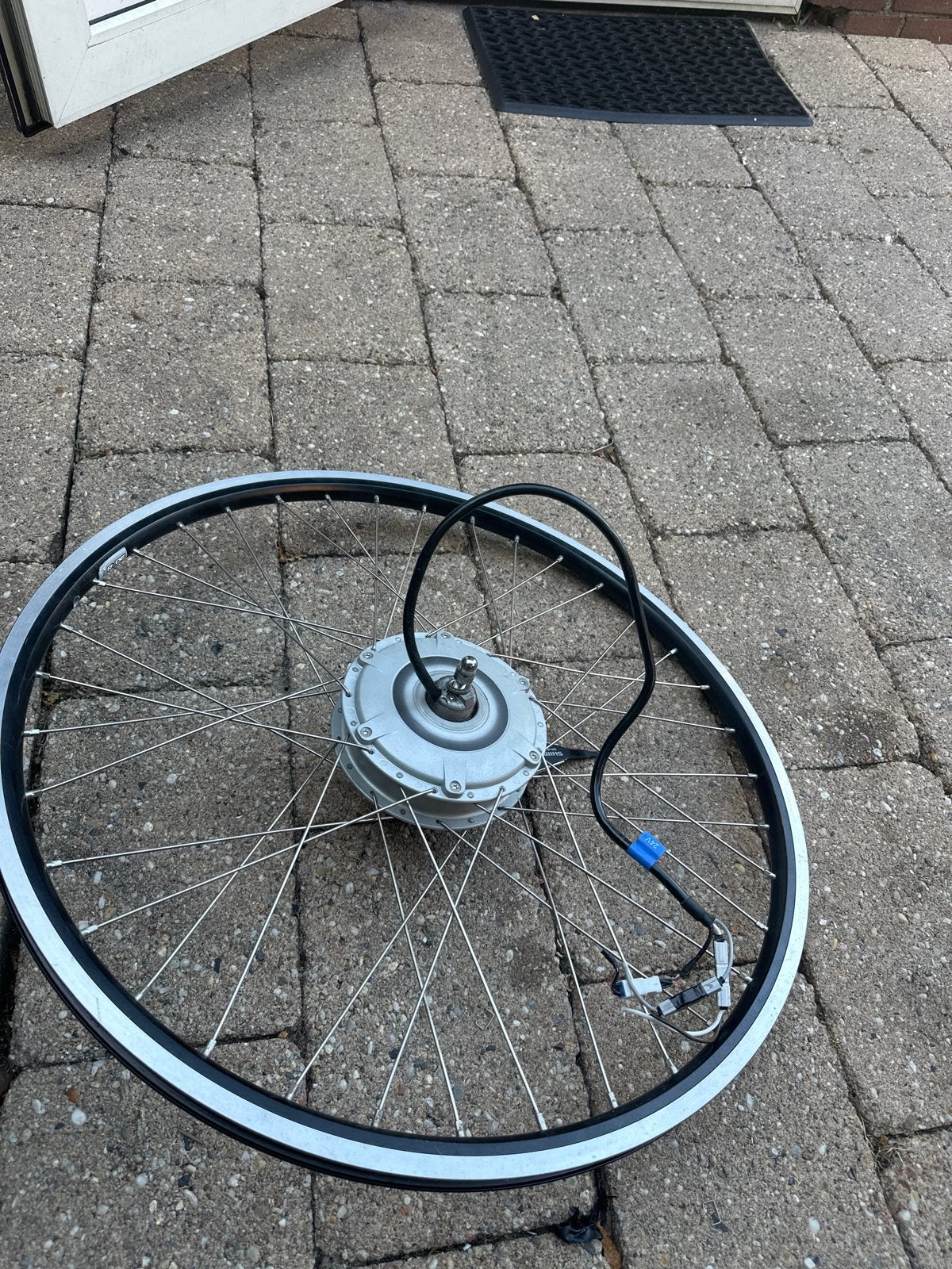 Shimano Inter M Voorwiel met Motor 24V 250W, Fietsen en Brommers, Fietsonderdelen, Gebruikt, Ophalen of Verzenden, Aluminium, Elektrische fiets