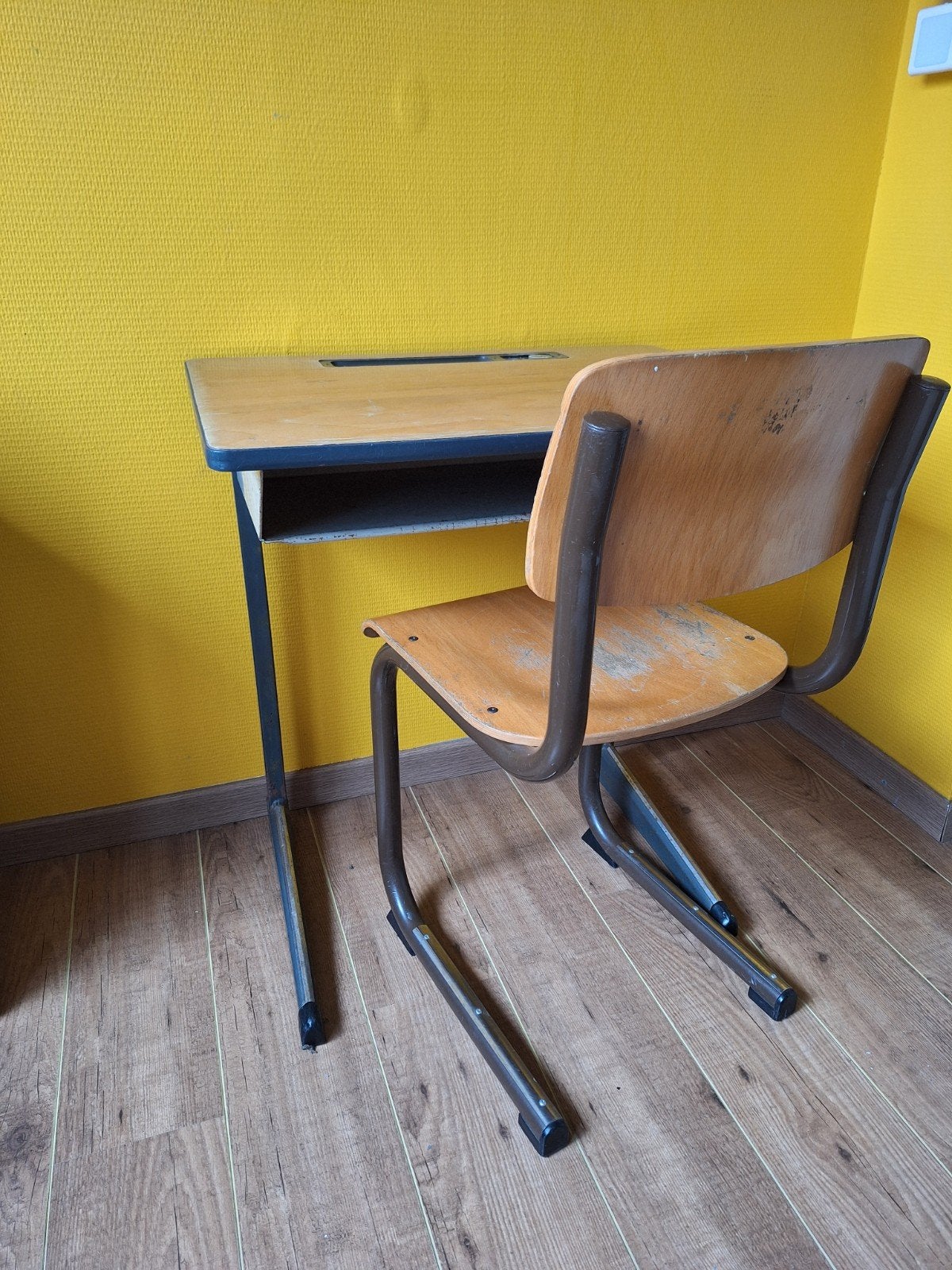 Vintage schoolbankje met stoel - Retro kinderbureau, Antiek, Ophalen, Gebruikt, Kinderbureau