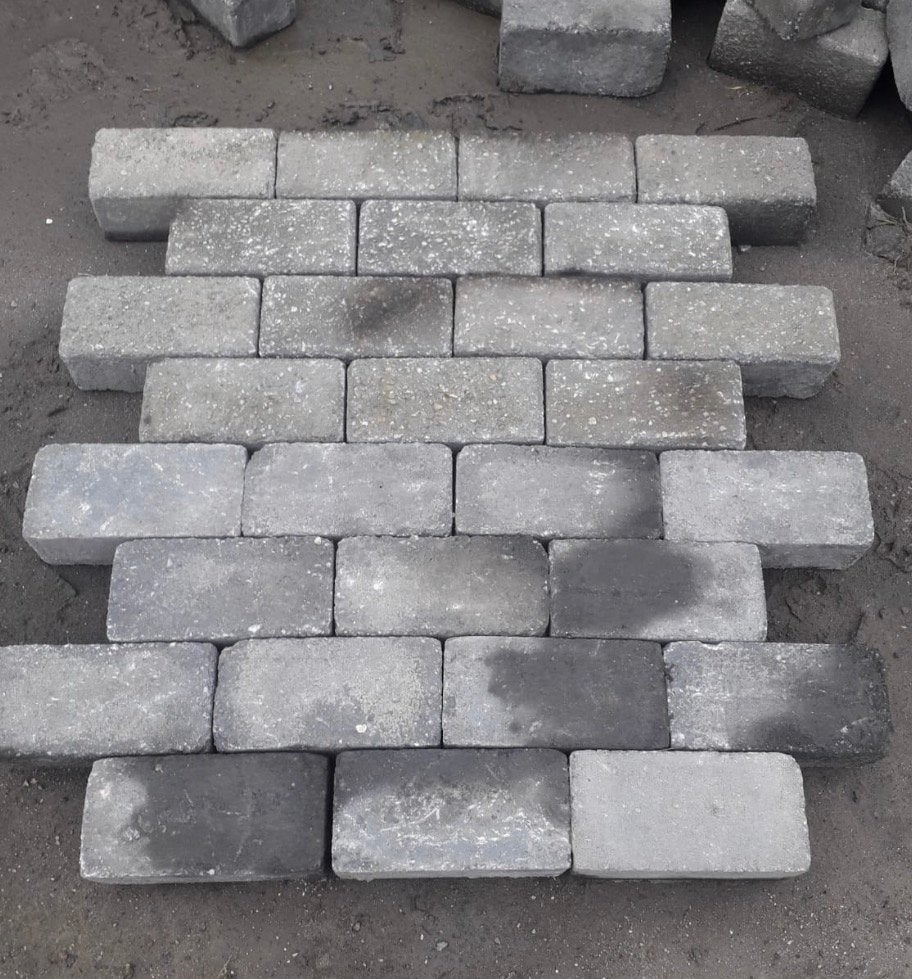 Beton klinkers gevraagd, Ophalen, Gebruikt, Beton, Klinkers