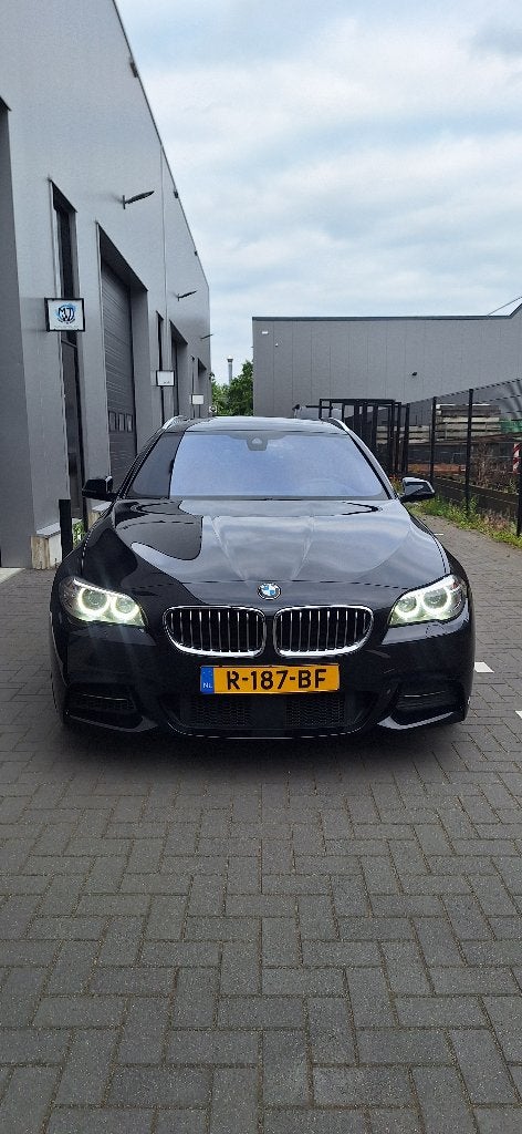 Hele nette BMW 5-Serie 535i Touring F11 LCI 2015, Auto's, Automaat, Zwart, 2000 kg, Zwart