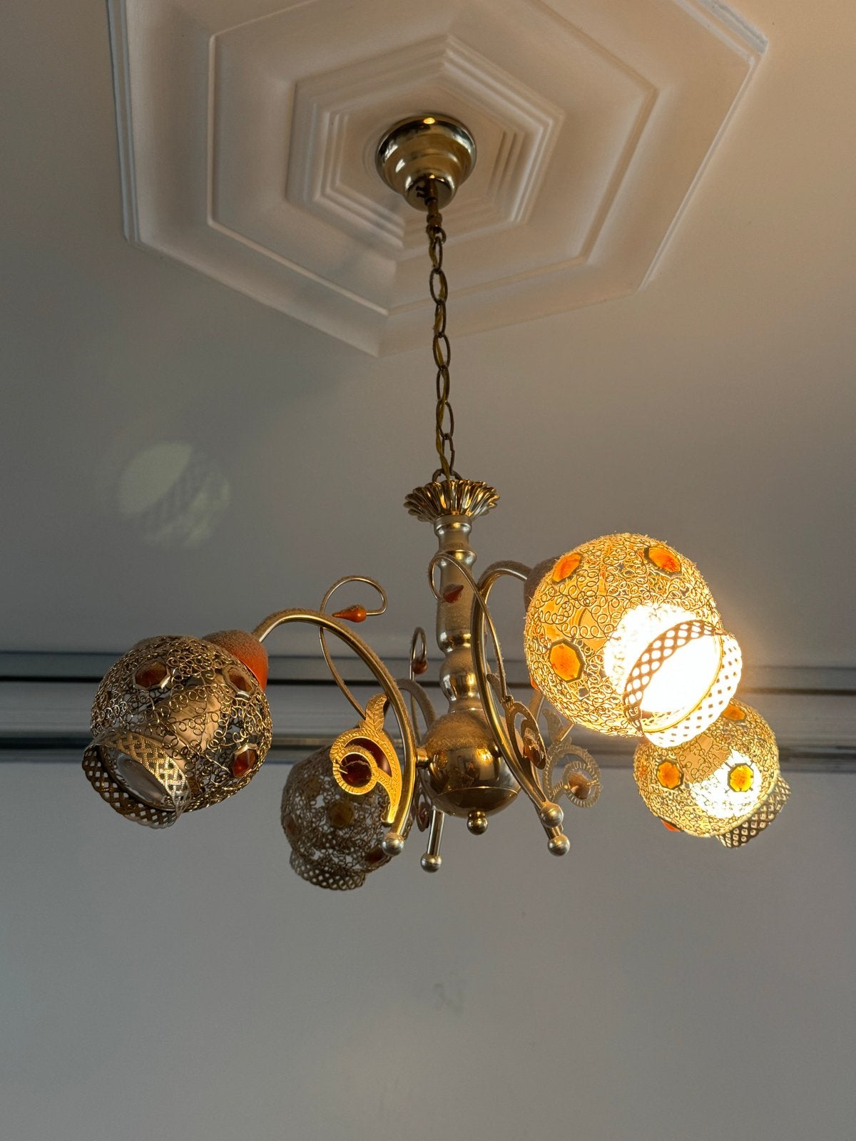 Set van 3 Oosterse Hanglampen - Goudkleurig Metaal, Huis en Inrichting, Lampen | Hanglampen, Ophalen, Gebruikt, Metaal, Overige fittingen