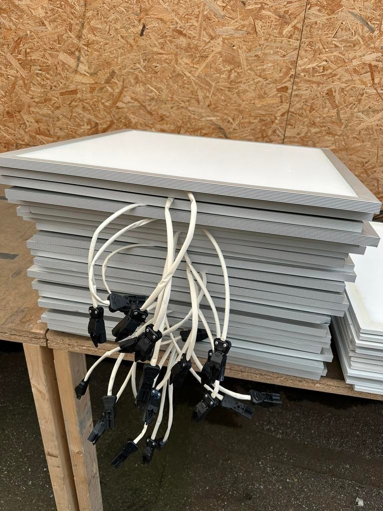 Led-panelen gedemonteerd, Ophalen, Gebruikt