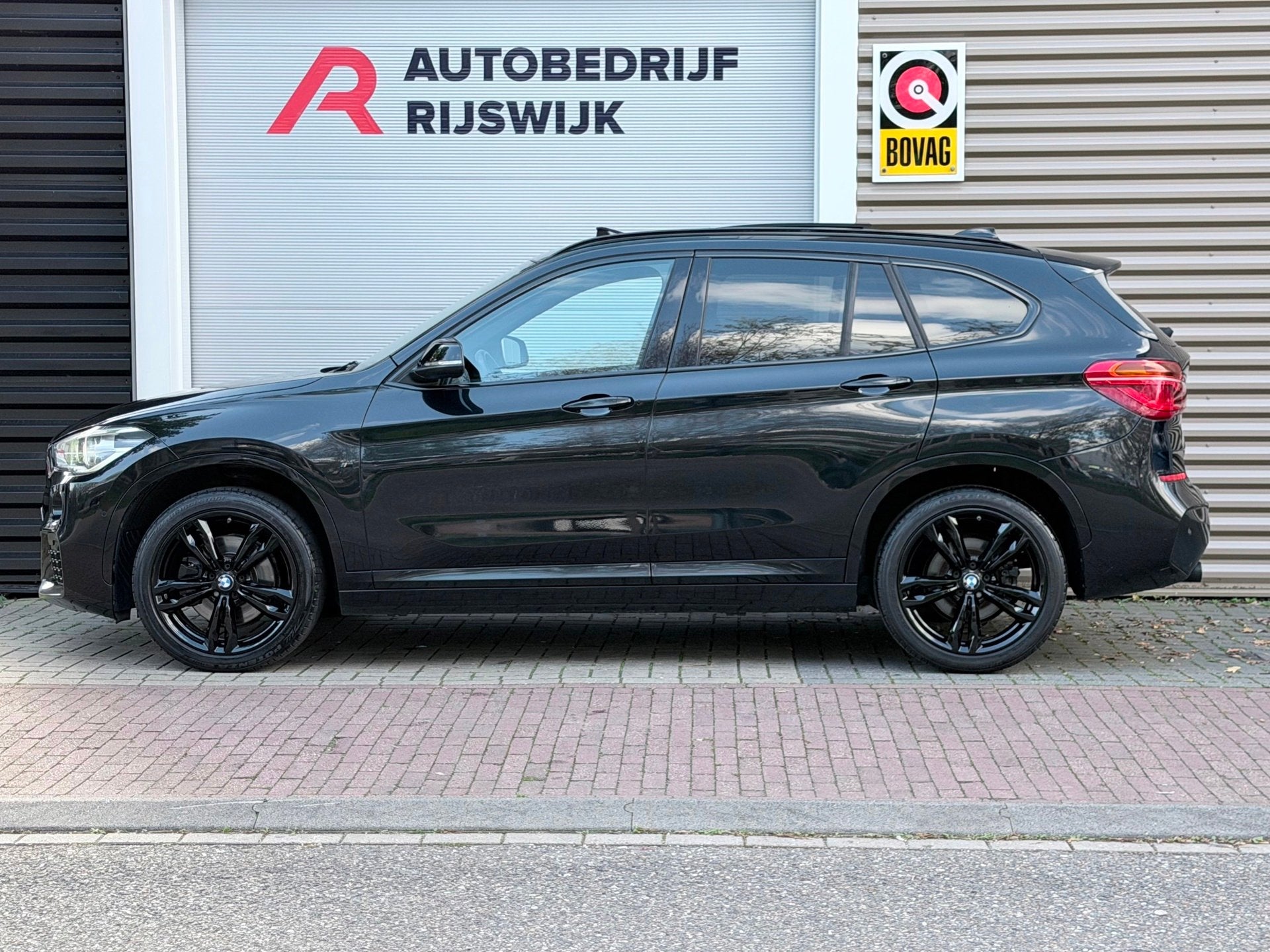 BMW X1 SDrive20i High Executive Pano/H&K/HuD/Leer, Auto's, 1998 cc, Euro 6, Bedrijf, SUV of Terreinwagen