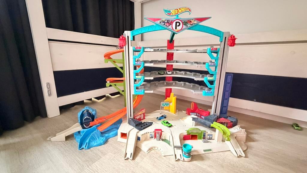HotWheels garage met haai, Kinderen en Baby's, Speelgoed | Overig, Ophalen, Gebruikt