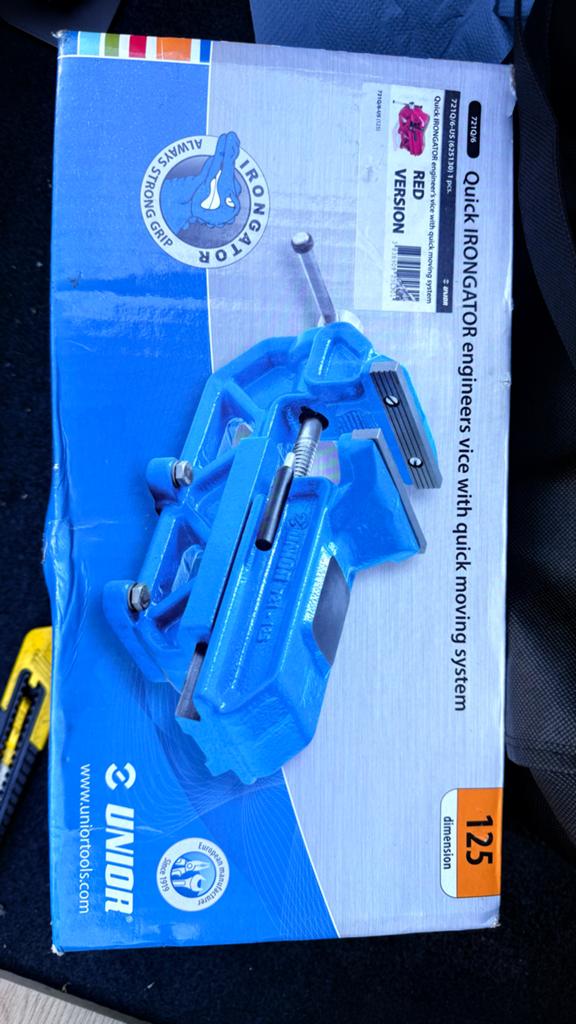 Unior bankschroef 125 mm met draaibare voet -Nieuw in doos, Ophalen, Nieuw