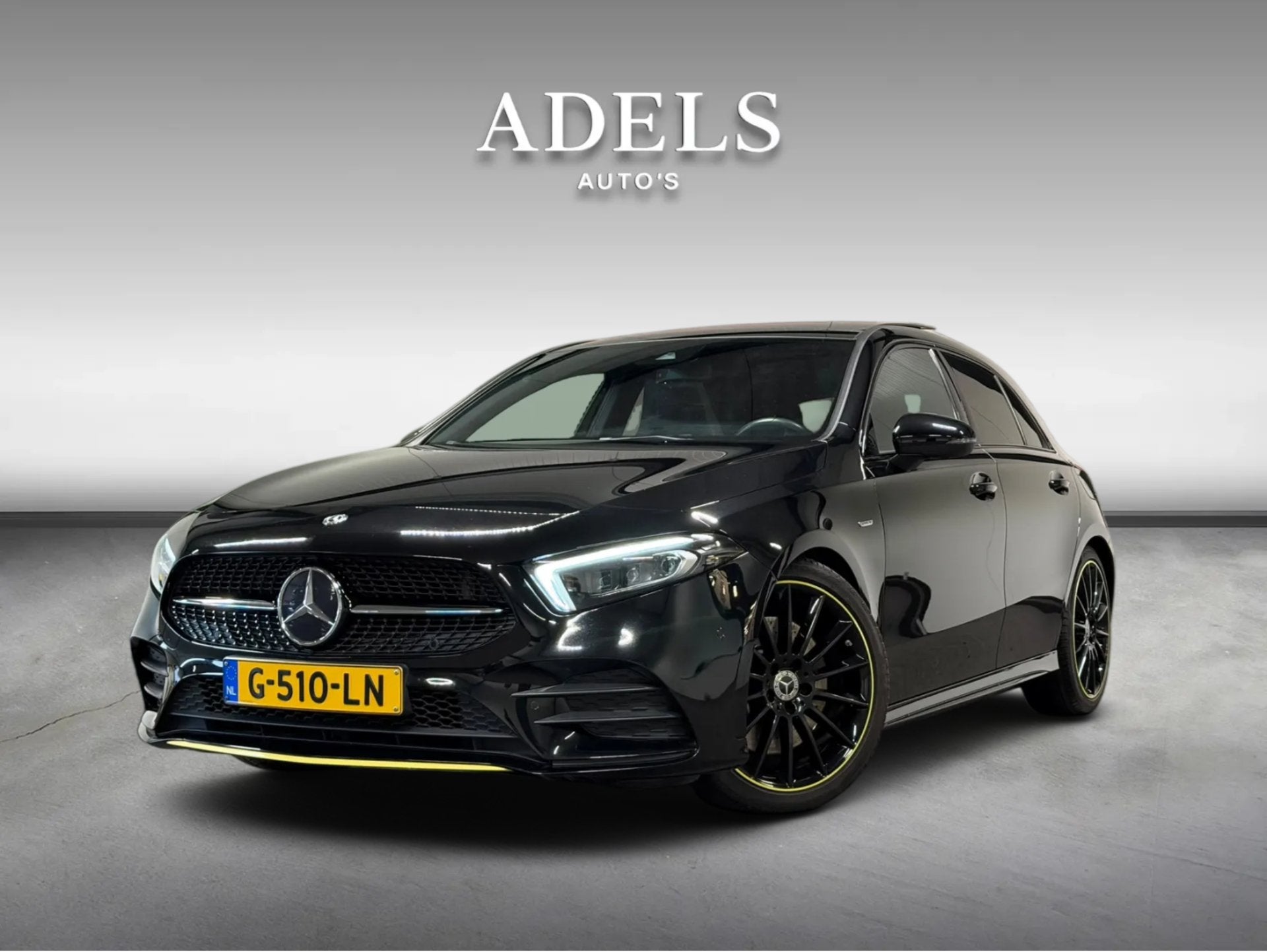 Mercedes-Benz A-Klasse 250 Premium Plus Edition 1 PANO SFEER, Dealer onderhouden, Gebruikt, 4 cilinders, Zwart