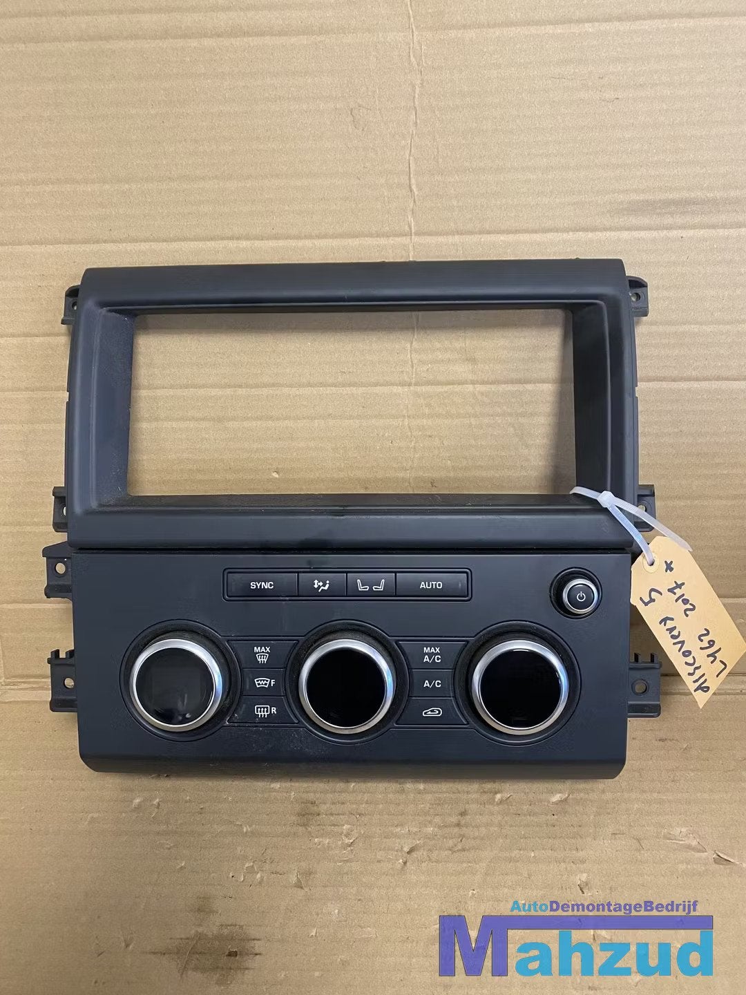 LANDROVER DISCOVERY 5 L462 kachel paneel radio frame 2017-20, Abbey Road, Whitley 1
CV3 4LF  Coventry, Jaguar Land Rover Limited