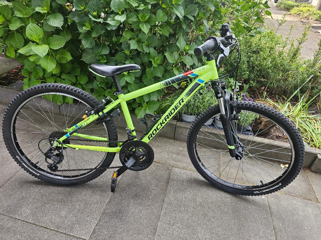Btwin Rockrider ST500 24inch mountainbike  Zo goed als nieuw, Fietsen en Brommers, Fietsen | Jongens, Ophalen, Zo goed als nieuw